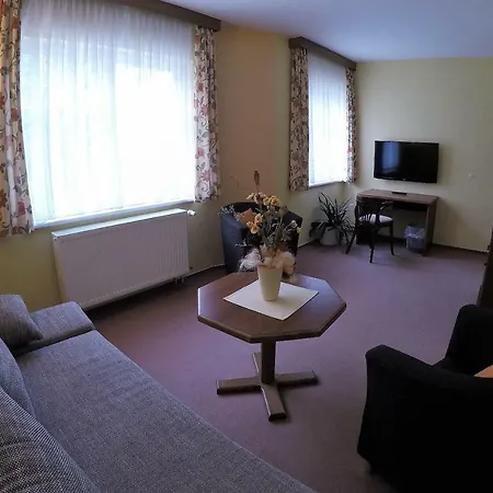 Drei Kronen Отель Фрауэнвальд